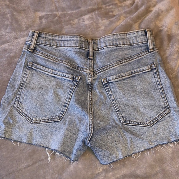 Womens denim shorts - Picture 2 of 2